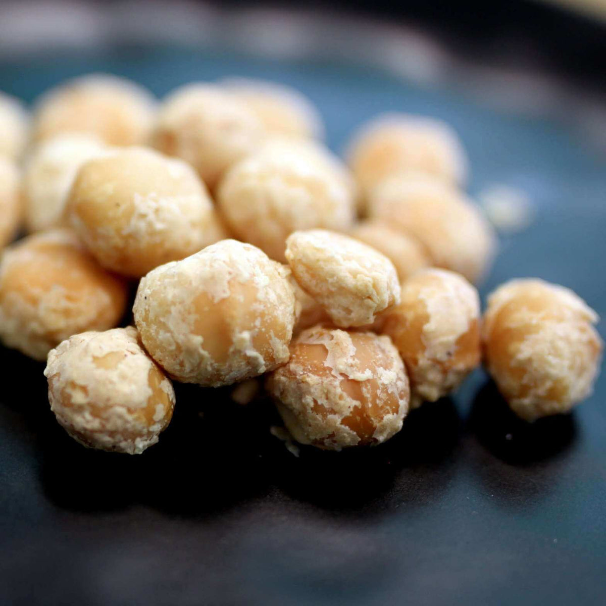 Frischgeröstete & gesalzene Macadamia